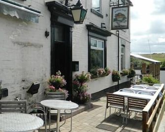 ذا رويال أوك - دورهام - شرفة مرصوفة