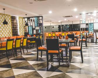 Kyriad Hotel Gulbarga By Othpl - Gulbarga - Restaurante