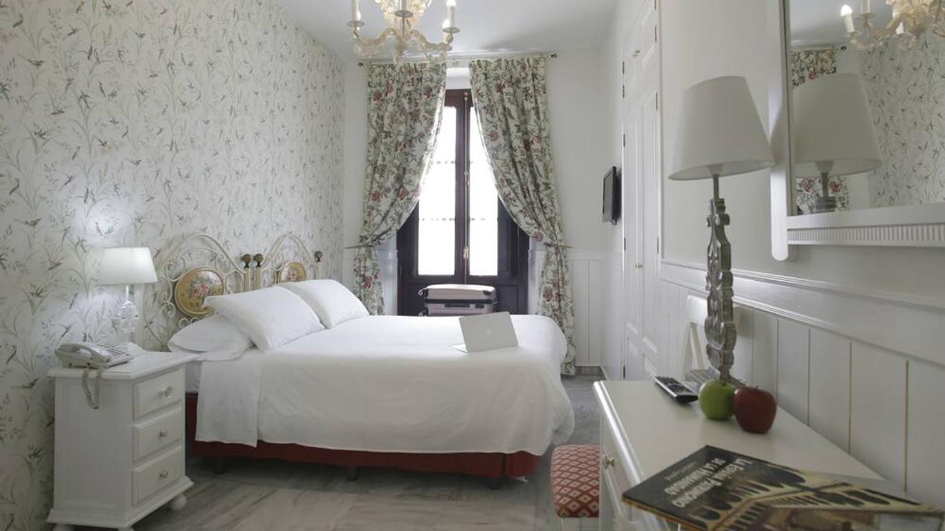 فندق أساسي بويرتا دو سيفيلا