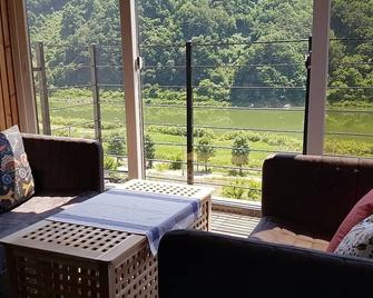 Danyang Dodam Guest House - Danyang - Living room