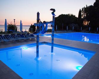 La Rocca Camping Village - Bardolino - Uima-allas