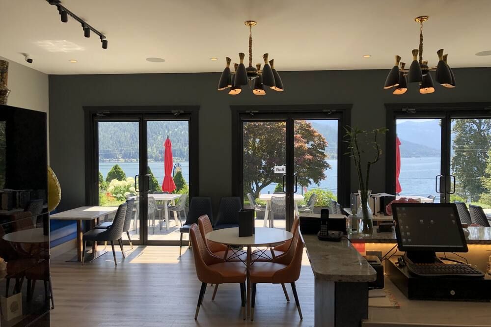 Kokanee Glacier Resort