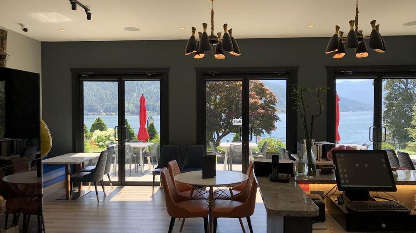 Kokanee Glacier Resort