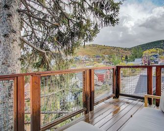 Ski-in/ski-out Townhome Steps to Main St & Ski Lift Deck View of Old Town - Park City - Balcony