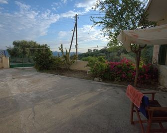 Traditional Cretan stone house - Moíres - Pátio