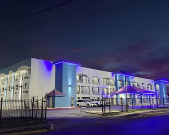 Hallmark Inn And Suites - San Antonio - Edificio