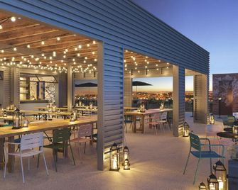 كروس رودز هوتل - مدينة كانساس - مطعم