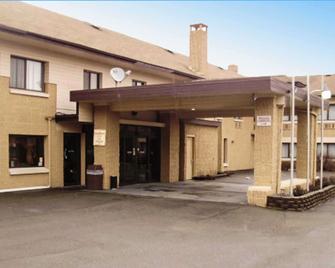 Quality Inn and Suites Binghamton Vestal - Binghamton - Rakennus