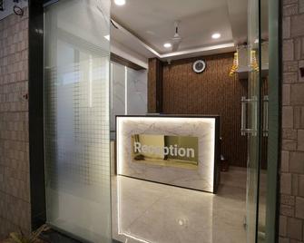 Hotel King Residency Kurla - Mumbai - Front desk