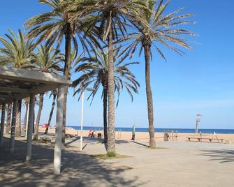 B: Cozy Apt. Next To Beach And 14 Min. To Catalonia Square - Sant Adrià de Besòs - Beach