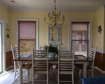 Great Rate/Pet Friendly/Panoramic view of the sound, walk to the beach. - Frisco - Jadalnia