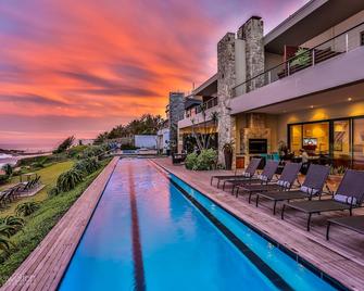Canelands Beach Club - Shaka's Rock - Pool