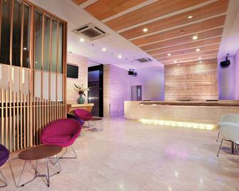 Favehotel Tanah Abang - Cideng - Jakarta - Front desk