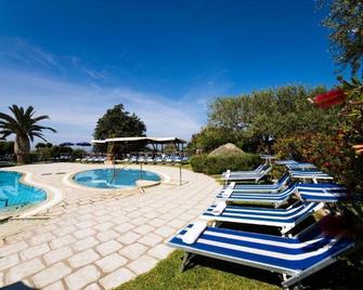 Hotel Ideal - Forio - Pool
