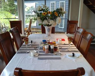 River Retreat - פאיהיה - חדר אוכל