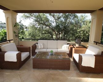 5 Star, 3 Bedroom 221 M2+70m2 Apartment In Valgrande.150 Meters From Valderrama - San Roque - Balcony