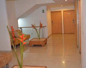 Basic Hotel Centenario by Hoteles MS - Santiago de Cali - Pasillo
