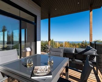 Hôtel à la maison - Le 22 Lào, spa et vue - Baie-Saint-Paul - Balcon