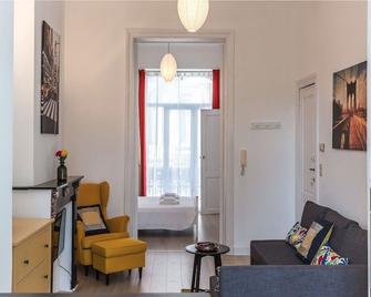 Apartment in Brussels, Lantsheere by Homenhancement SA - Brussels - Living room