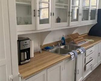 Charming 2 bed-room apartment in heart of town - Vicksburg - Kitchen