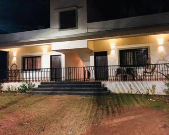 Raikar Guest House - Bogmalo - Edificio