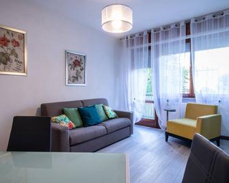 Italianway - Bersaglio 25 - Udine - Sala de estar