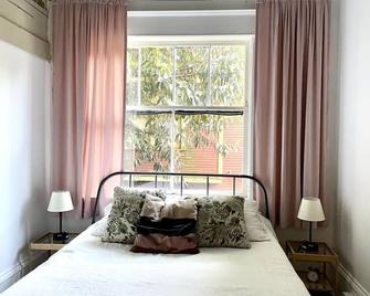 Beautiful Charming High-Ceiling Home In Vancouver - Vancouver - Chambre