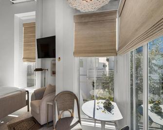 Charming Pied-a-Terre-Sophisticated Charm-Adult Getaway!!! - Freeport - Habitación