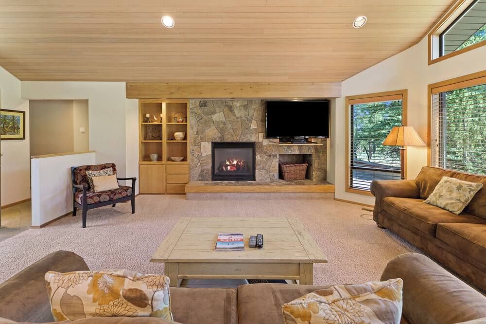 10 Tan Oak - Sunriver - Living room