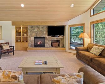 10 Tan Oak - Sunriver - Living room