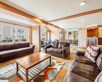 Comfort Inn & Suites of Salinas - Salinas - Olohuone