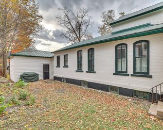 Charming Home 3 Blocks to Winona State University - Winona - Budova