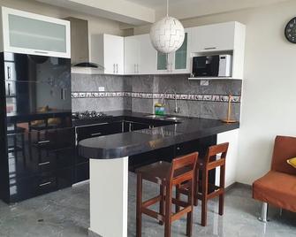Departamentos Appart d'Eliette - Trujillo - Kitchen