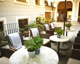 Hotel Metamorphis - פראג - פטיו