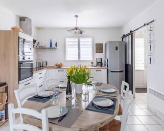 La Perle de Damgan by Interhome - Damgan - Salle à manger