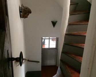 Le 'M' Maison d hôtes - Riez - Escaleras