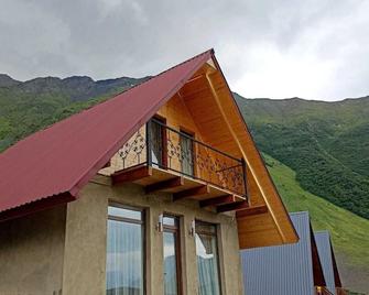 Mountain flower cottage - Stepantsminda - Edificio