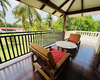 Shankus water park & Resort - Mahesāna - Balcon