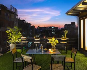 Timber Hostel - Bangkok - Balcony