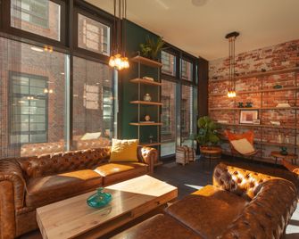Holiday Inn - The Niu, Bricks Hamburg Eppendorf By IHG - Hamburg - Lounge