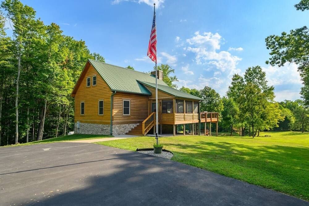 9 Oaks Log Cabin of Brown County