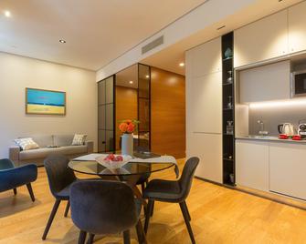 Amazing Piazza Venezia Suites - Rome - Dining room