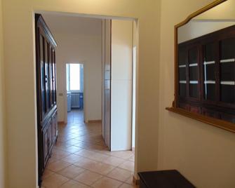 S241 - Sirolo, two-room apartment completely renovated - Sirolo - Hallway
