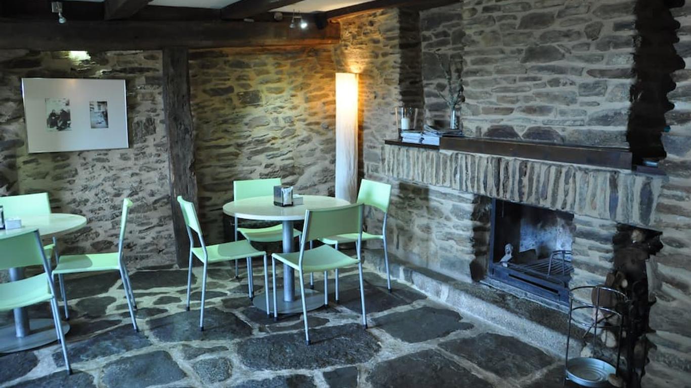 بوسادا ريال لا كاتيريا