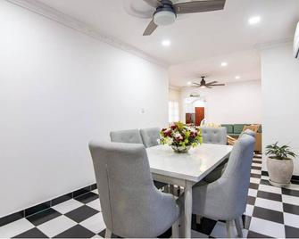 Charming 3-bedroom house with AC and WiFi in enchanting Ciénaga - Ciénaga