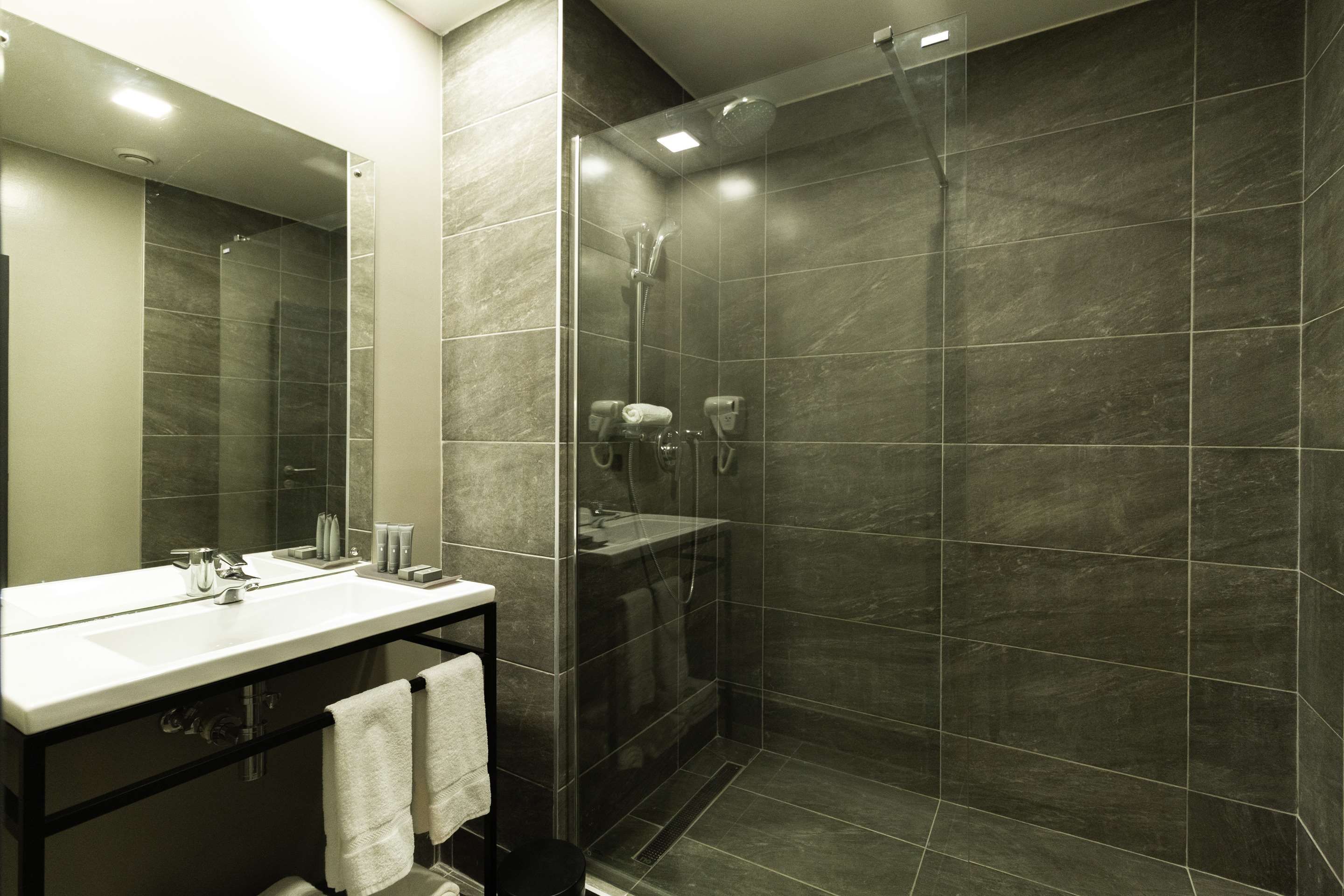Fiesta Royale Hotel - Accra - Kamar Mandi