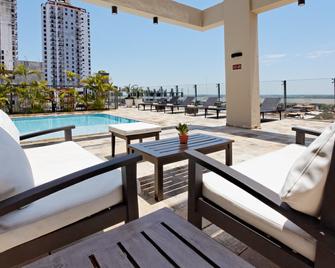 Crowne Plaza Asuncion - Асунціон - Басейн