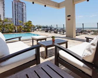 Crowne Plaza Asuncion By IHG - אסאנסיון - בריכה