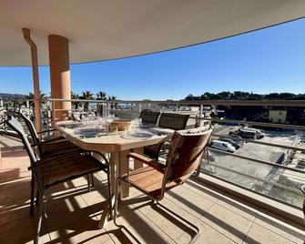 Cavalaire: Spacieux T4, 2 Terrasses, Clim, Parking, Animaux Acceptes - Fr-1-226b-180 - Cavalaire-sur-Mer - Balkon