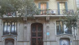 Hostal Felipe II - Barcelona - Building